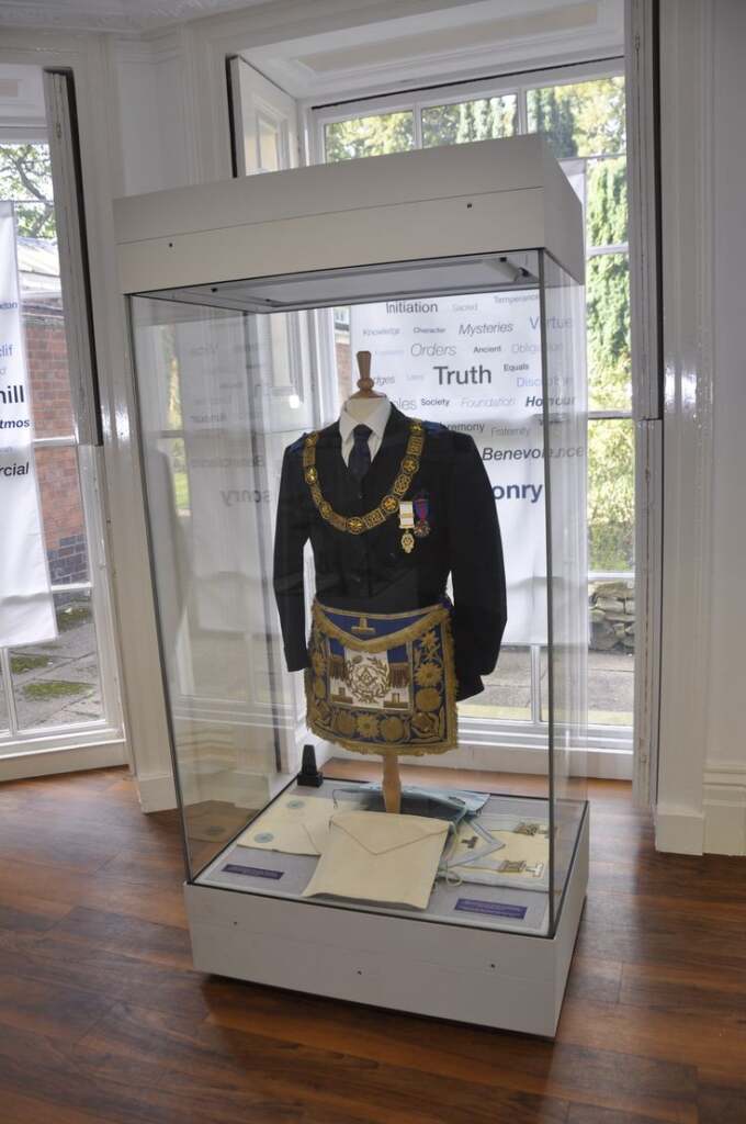 african grand lodge masonic attire display